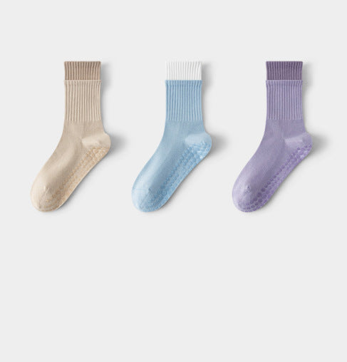 Amelia — Pilates Grip Socks Made of Breathable Cotton Blend Fabric