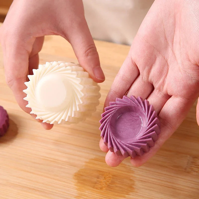 ChérieCraft Pastry Mold — Simple Elegance in Every Bake