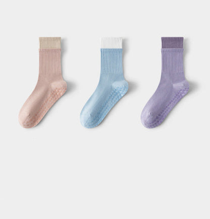 Amelia — Pilates Grip Socks Made of Breathable Cotton Blend Fabric