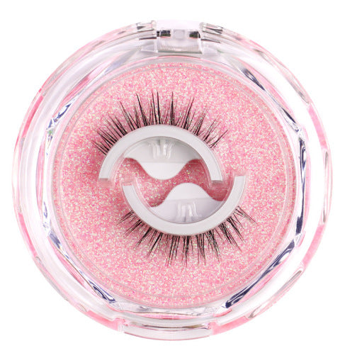 LumiLuxe Eyelashes — Effortless Glamour and Confidence