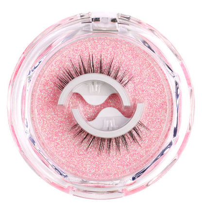 LumiLuxe Eyelashes — Effortless Glamour and Confidence