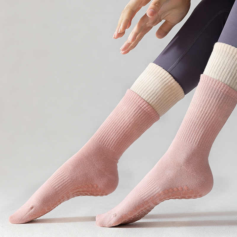 Amelia — Pilates Grip Socks Made of Breathable Cotton Blend Fabric