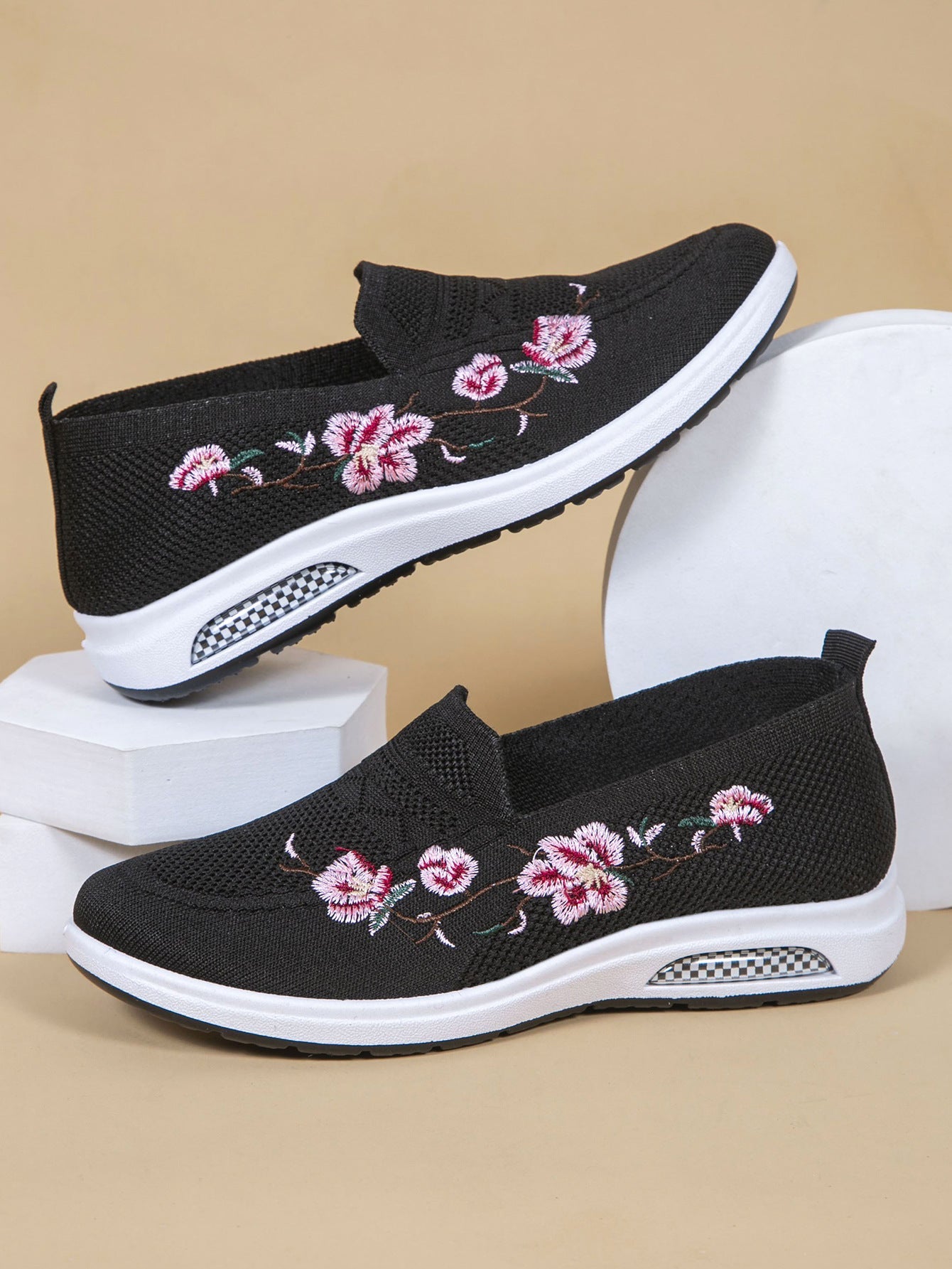 Leni — Women's Breathable Sneakers with Floral Embroidery