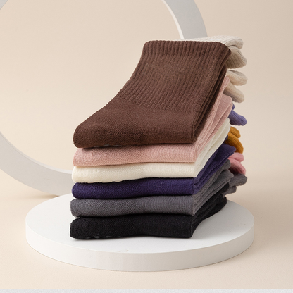 Amelia — Pilates Grip Socks Made of Breathable Cotton Blend Fabric