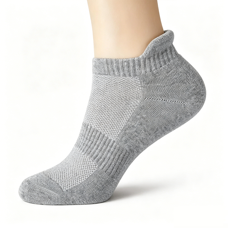 Miles – Sporty Ankle Socks with Moisture Control