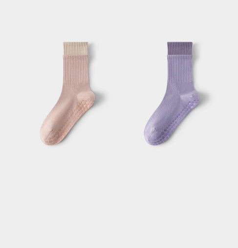 Amelia — Pilates Grip Socks Made of Breathable Cotton Blend Fabric