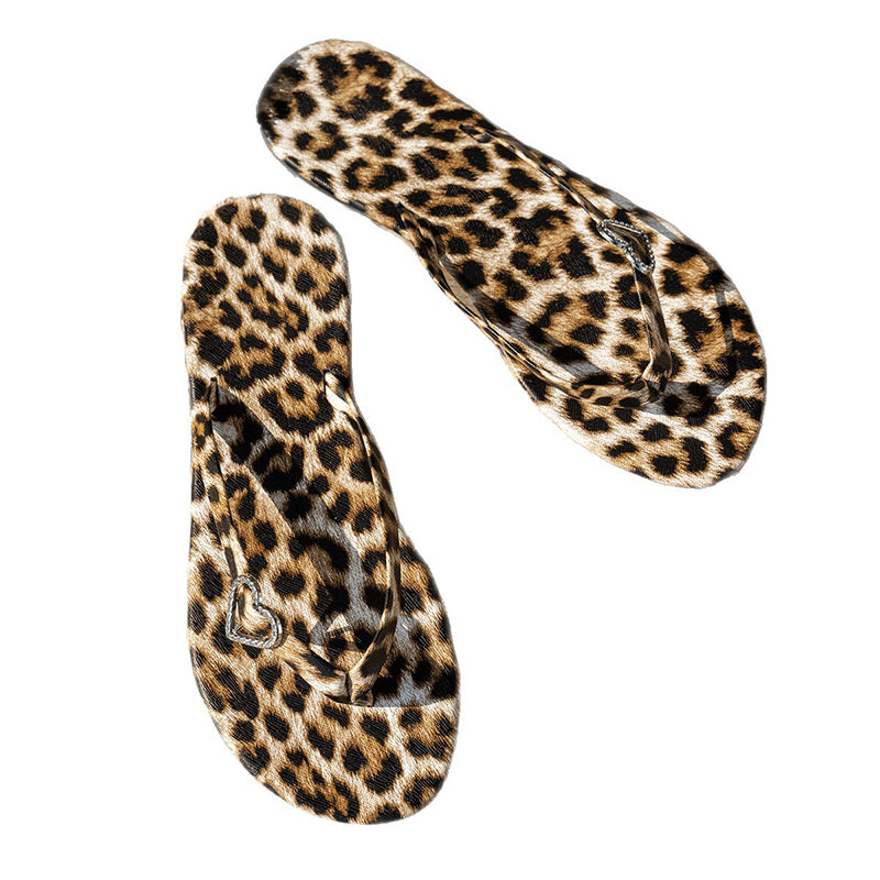 Lena – Leopard Print Flip-Flops with Heart Pendant