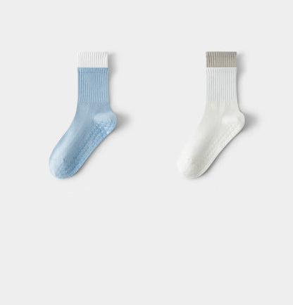 Amelia — Pilates Grip Socks Made of Breathable Cotton Blend Fabric