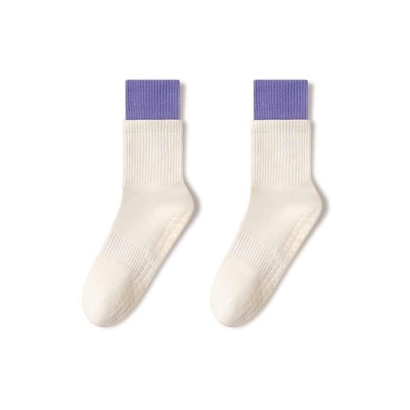 Amelia — Pilates Grip Socks Made of Breathable Cotton Blend Fabric