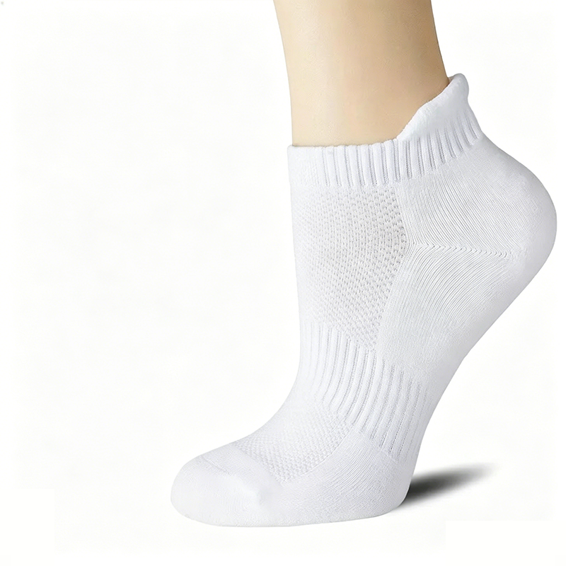 Miles – Sporty Ankle Socks with Moisture Control