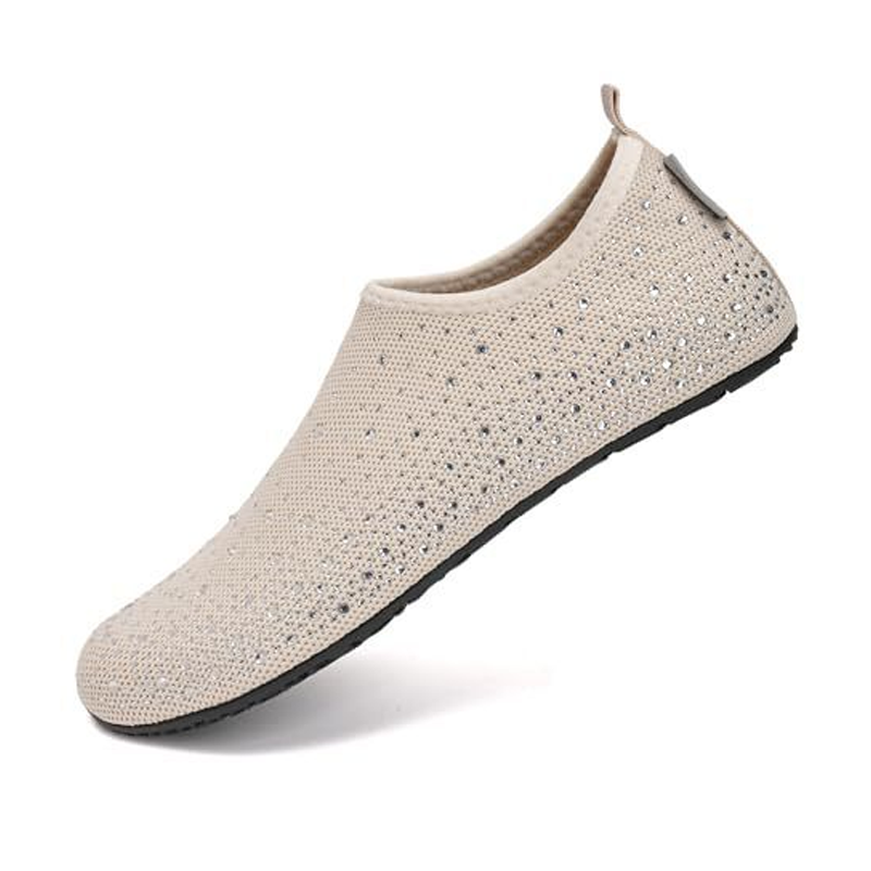 Fascinating water shoes with breathable mesh and non-slip sole