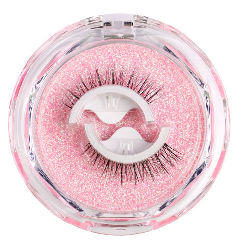 LumiLuxe Eyelashes — Effortless Glamour and Confidence