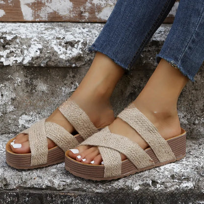 Mia — Women's Double Strap Kitten Heel Sandals