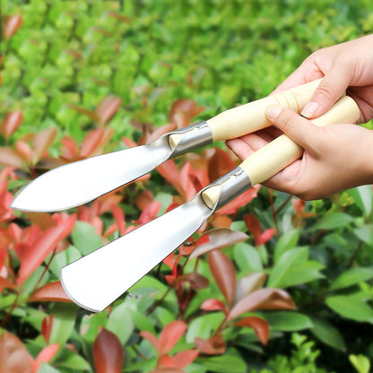 Spade with Wooden Handle Made of Manganese Steel — Effortless Precision Power