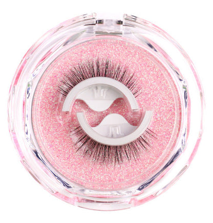 LumiLuxe Eyelashes — Effortless Glamour and Confidence