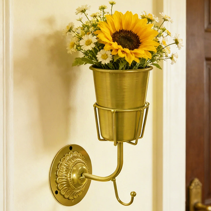 RaminoBloom — Stylish, Space-Saving Oasis