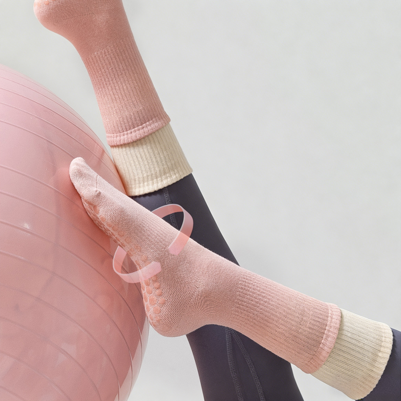 Amelia — Pilates Grip Socks Made of Breathable Cotton Blend Fabric