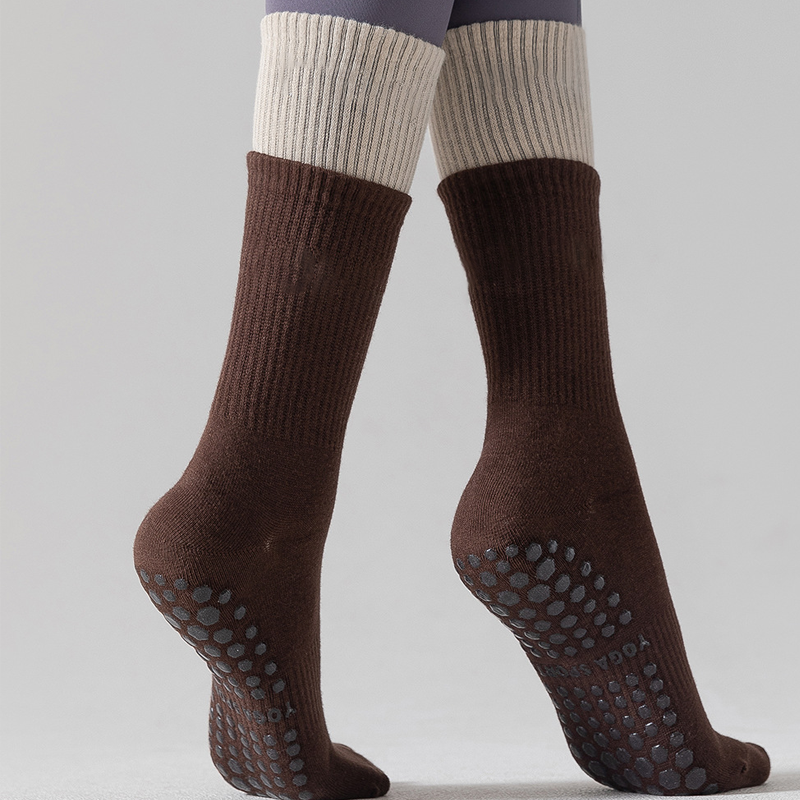 Amelia — Pilates Grip Socks Made of Breathable Cotton Blend Fabric