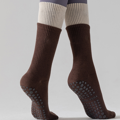 Amelia — Pilates Grip Socks Made of Breathable Cotton Blend Fabric
