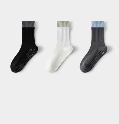 Amelia — Pilates Grip Socks Made of Breathable Cotton Blend Fabric