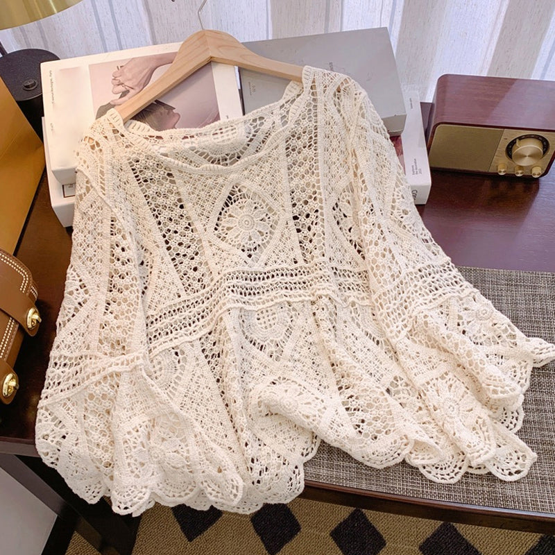 Summer Wrap – Airy Crocheted Beachwear with Flowing Sleeves