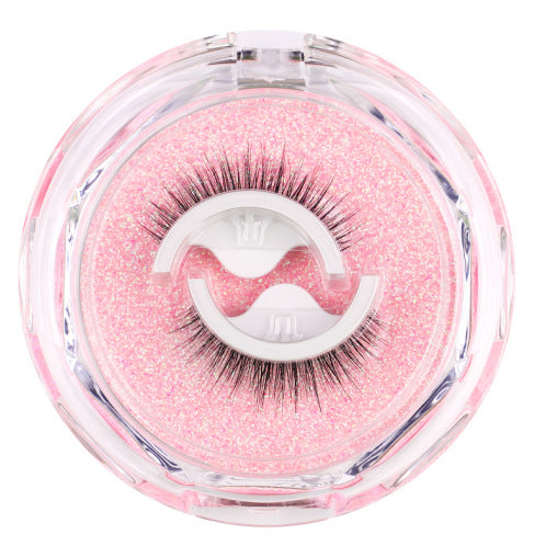 LumiLuxe Eyelashes — Effortless Glamour and Confidence