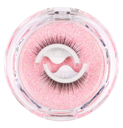 LumiLuxe Eyelashes — Effortless Glamour and Confidence
