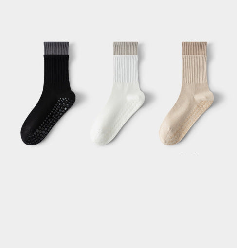 Amelia — Pilates Grip Socks Made of Breathable Cotton Blend Fabric